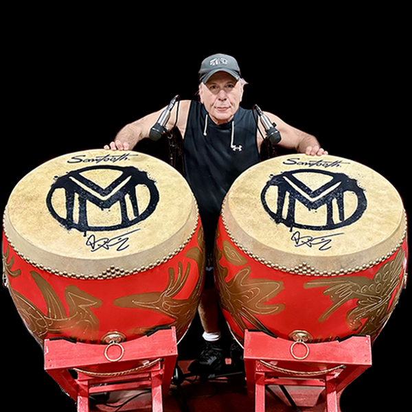 Sawtooth Bruce Dickinson Signature Hand-Painted Golden Dragon Taiko Drum – 24” x 26” Birch Wood with Cowhide Heads, Gold Suspension Rings & Foldable Wooden Riser